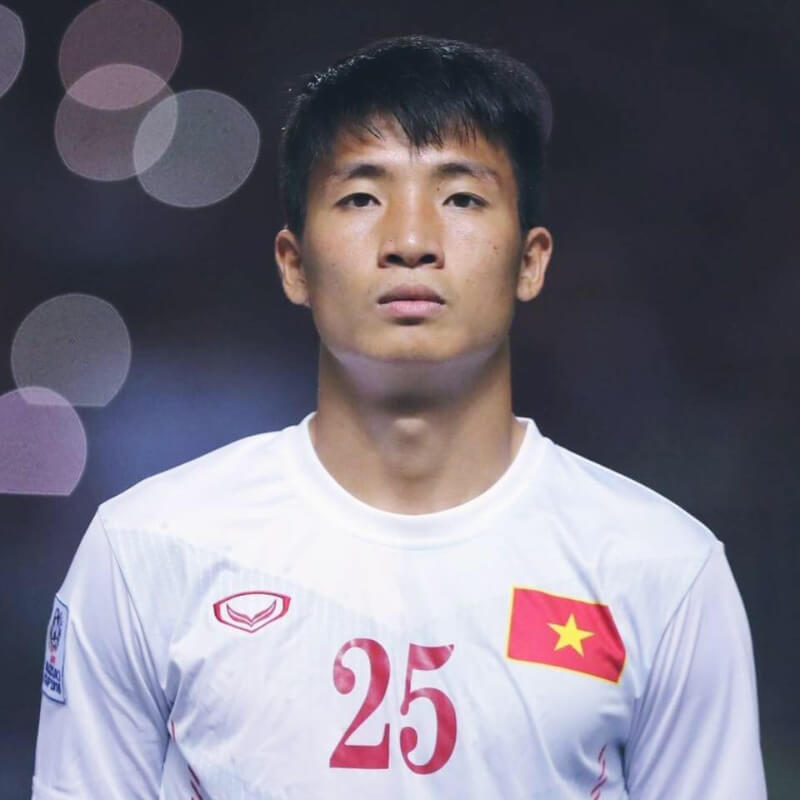Cầu thủ Bùi Tiến Dũng trung vệ tài năng của đội tuyển Việt Nam
