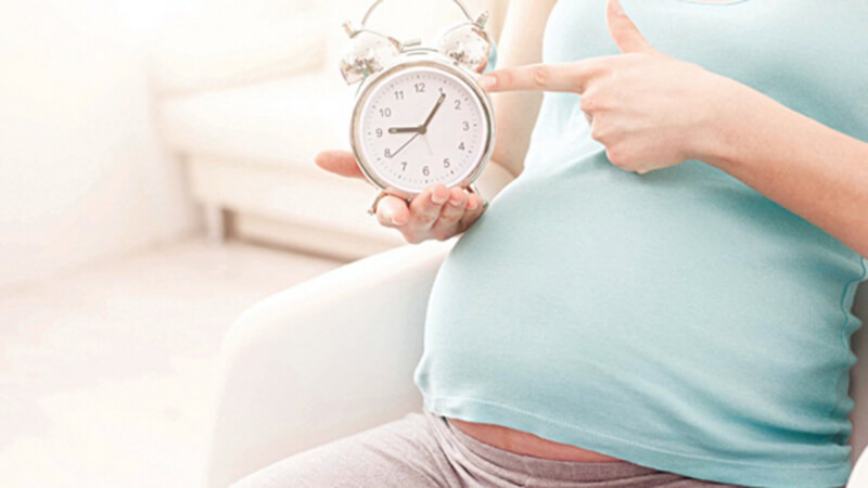 Với người mẹ có những dấu hiệu bệnh lý cần phải chấm dứt thai kỳ sớm hơn dự kiến