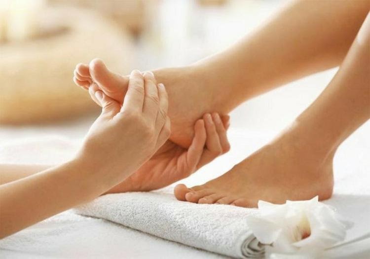 Massage - bấm huyệt bàn chân