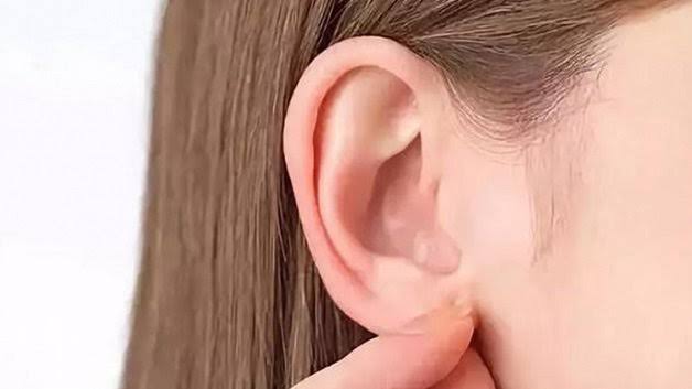 Massage dái tai giúp đánh thức não bộ