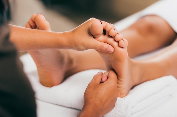 Massage gan bàn chân