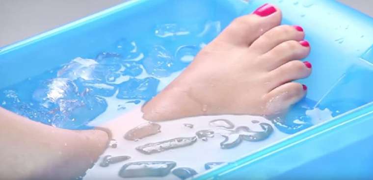 Ngâm chân vào nước lạnh giúp phòng ngừa cảm cúm, cảm lạnh