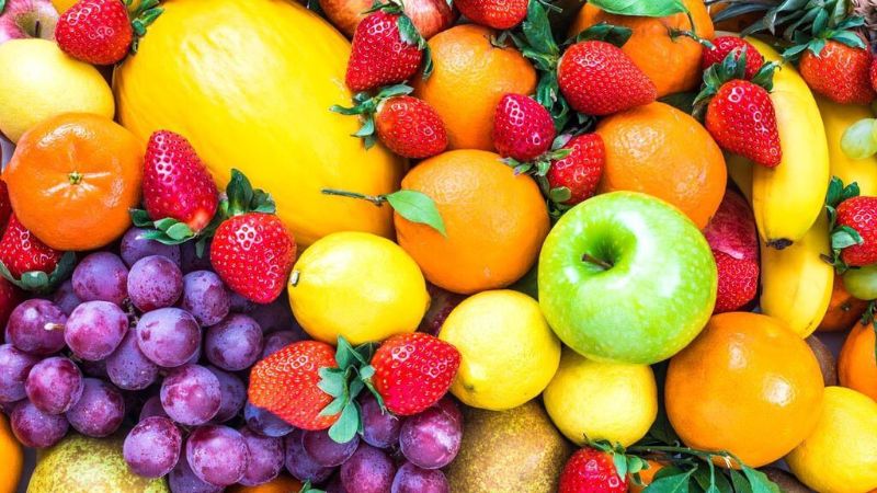 Ăn uống đầy đủ dưỡng chất có nhiều vitamin trong hoa quả rất tốt